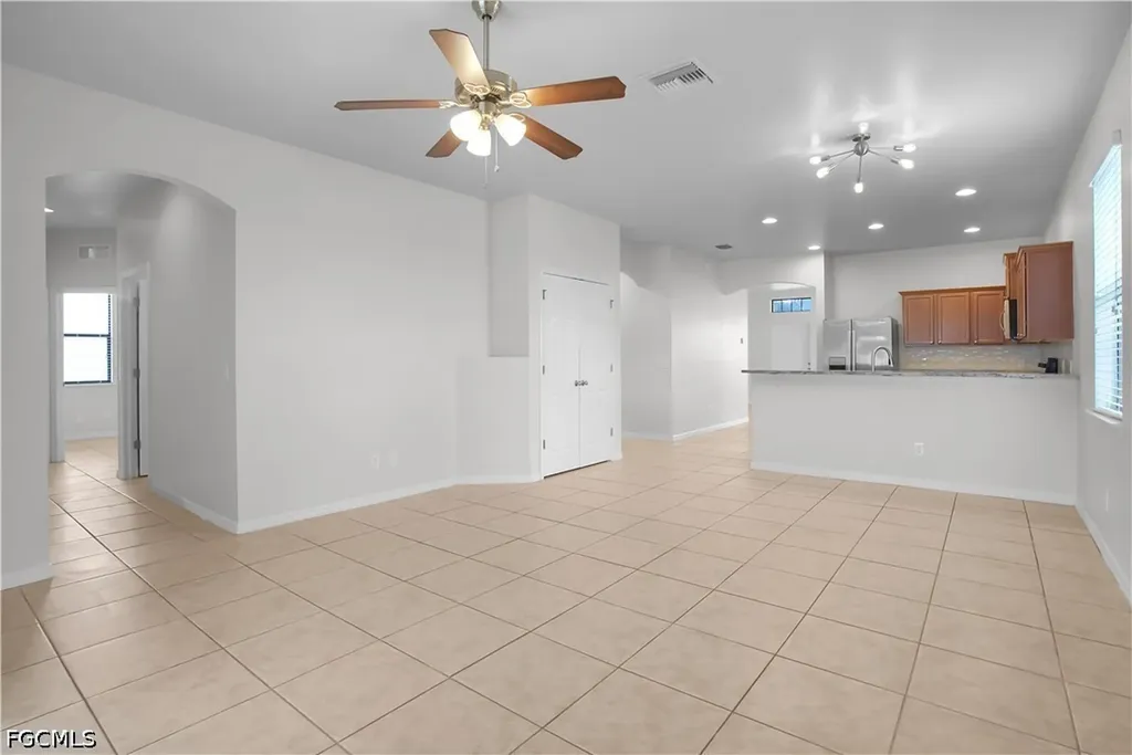 820 SW 9th Avenue Cape Coral FL 33991
