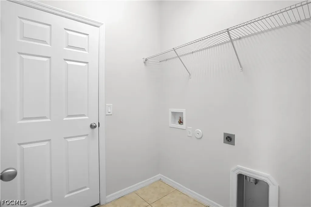 820 SW 9th Avenue Cape Coral FL 33991