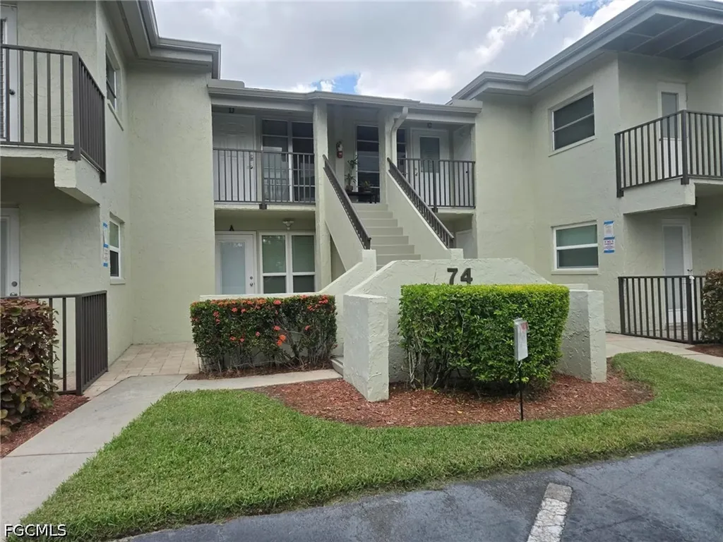 Fort Myers FL, 7400 College Parkway, Unit 74D
