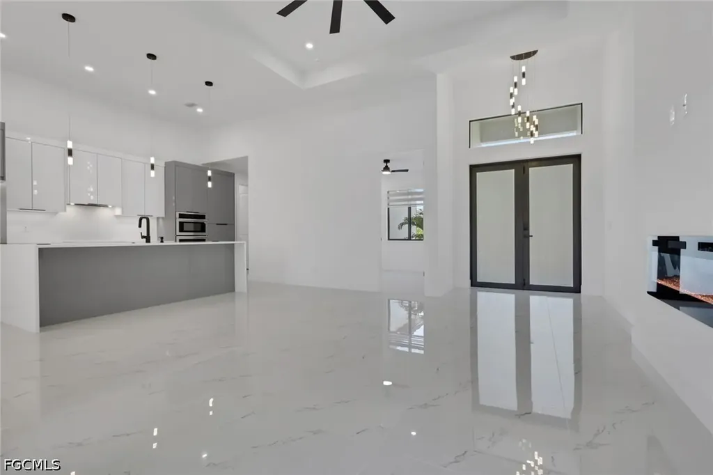 407 SE 16th Street Cape Coral FL 33990