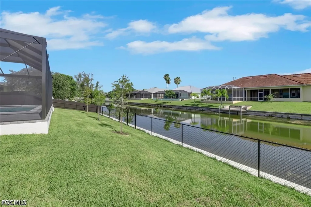 407 SE 16th Street Cape Coral FL 33990