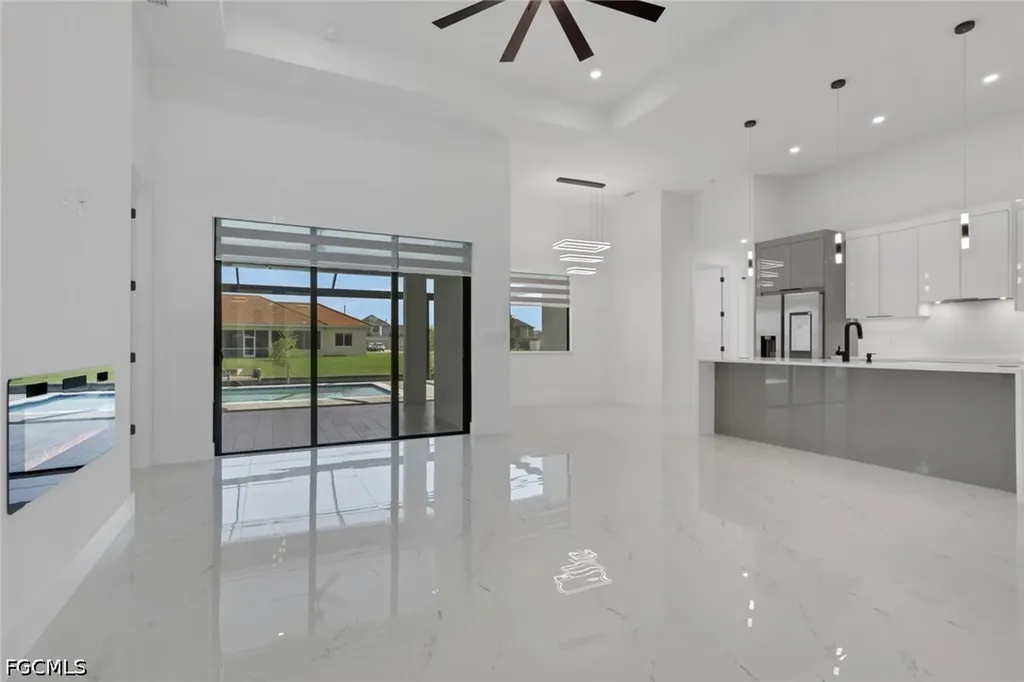 407 SE 16th Street Cape Coral FL 33990