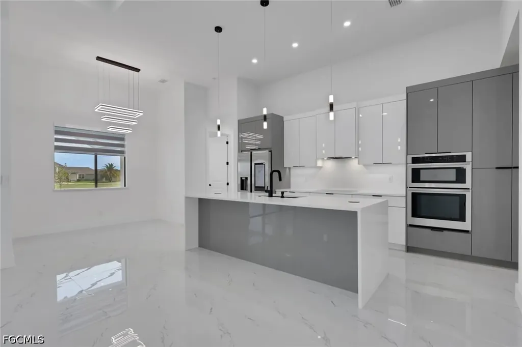 407 SE 16th Street Cape Coral FL 33990
