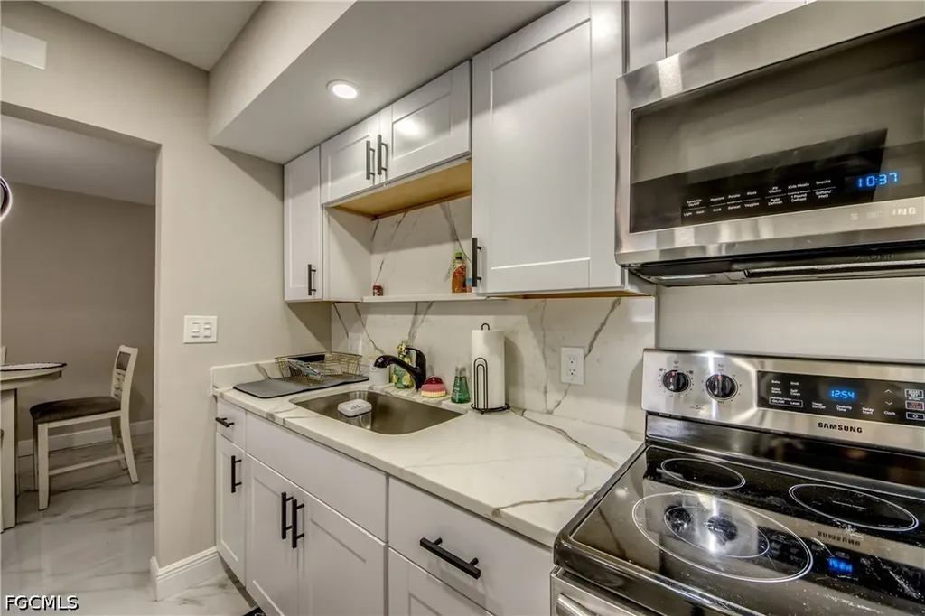 2544 1st Street Fort Myers FL 33901