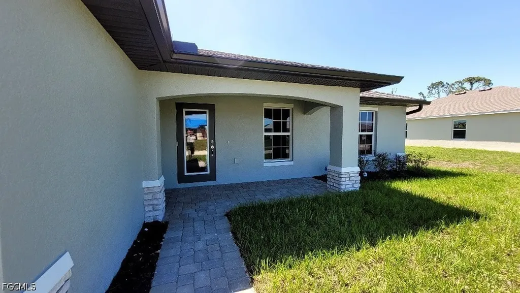 3002 NE 7th Avenue Cape Coral FL 33909