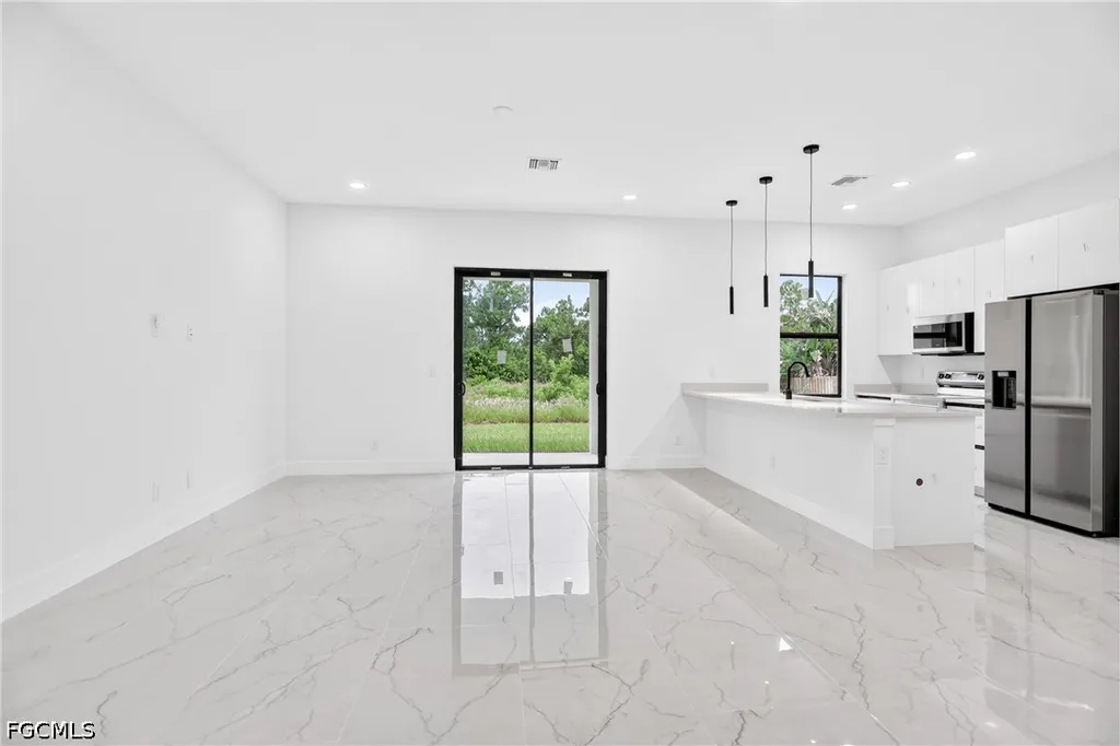 1156 Damen Street E Lehigh Acres FL 33974