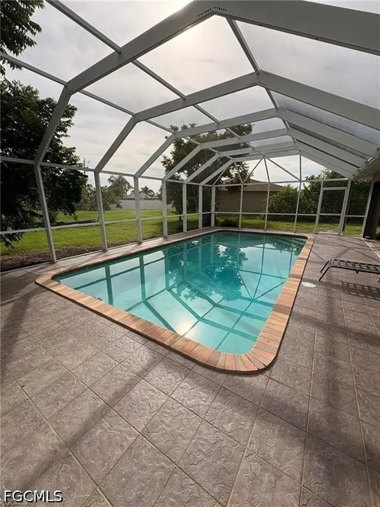 1124 SE 4th Street Cape Coral FL 33990