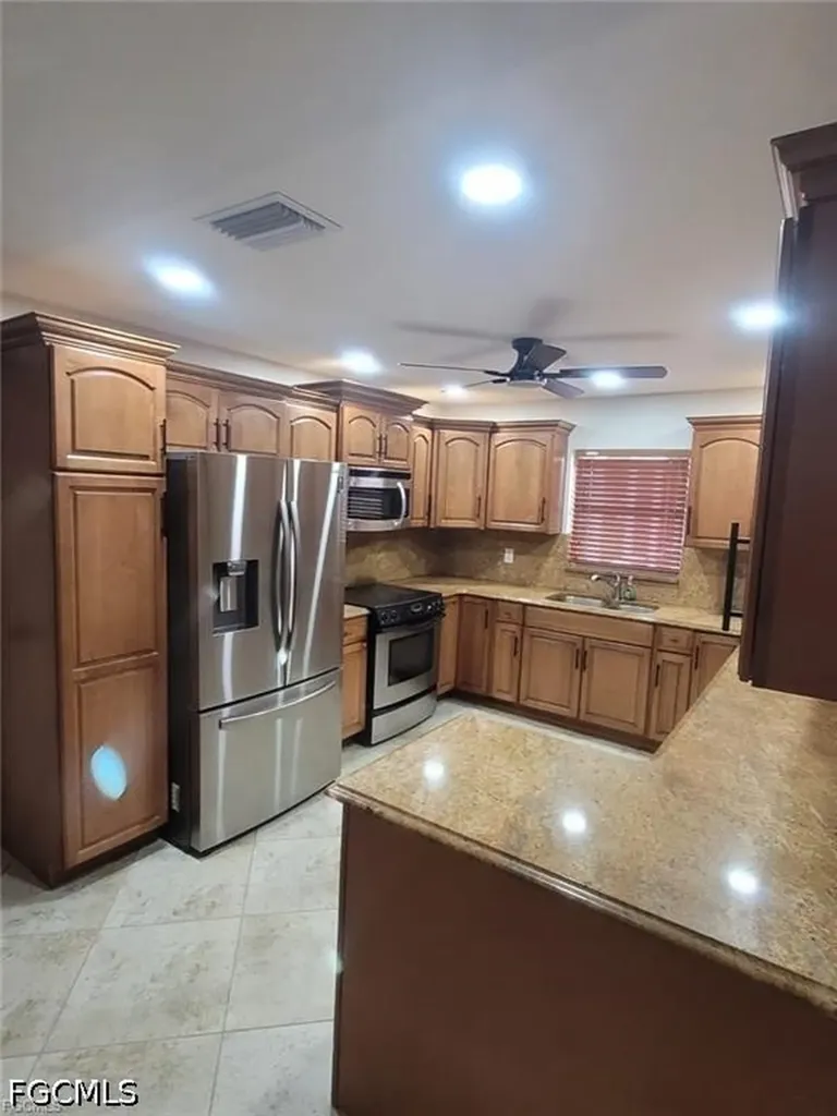 1124 SE 4th Street Cape Coral FL 33990