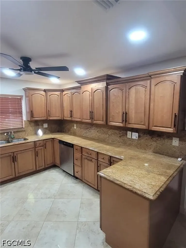 1124 SE 4th Street Cape Coral FL 33990