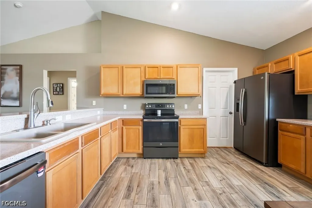 1605 NW 23rd Street Cape Coral FL 33993