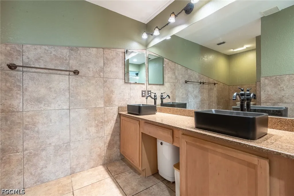 1605 NW 23rd Street Cape Coral FL 33993