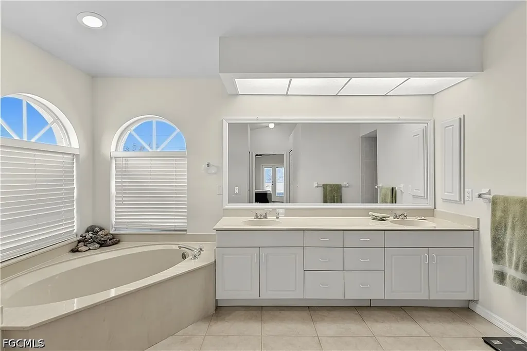 17 SE 15th Avenue Cape Coral FL 33990
