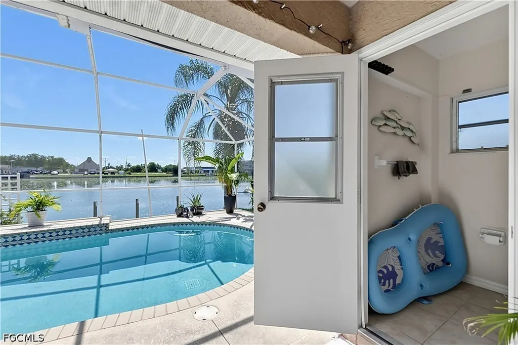 17 SE 15th Avenue Cape Coral FL 33990
