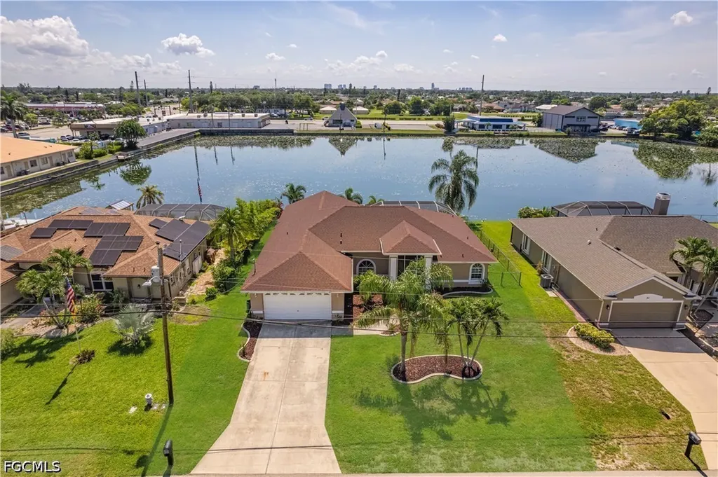 17 SE 15th Avenue Cape Coral FL 33990