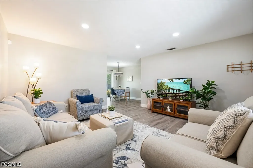 2138 Dominica Avenue Fort Myers FL 33905