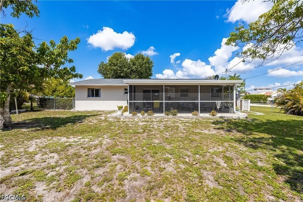 2138 Dominica Avenue Fort Myers FL 33905