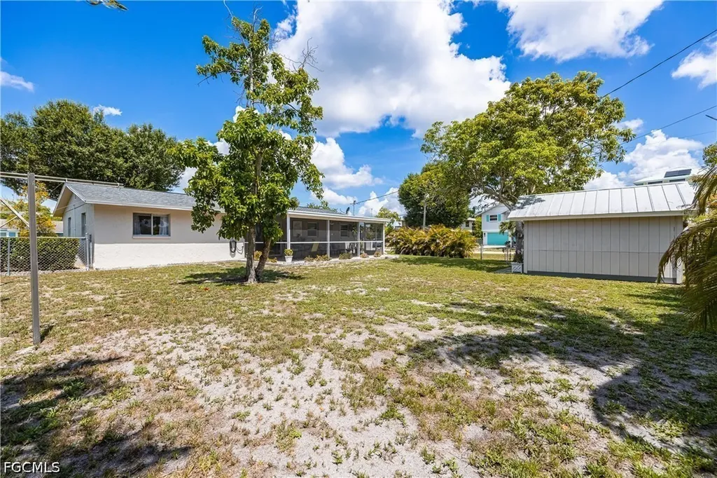 2138 Dominica Avenue Fort Myers FL 33905