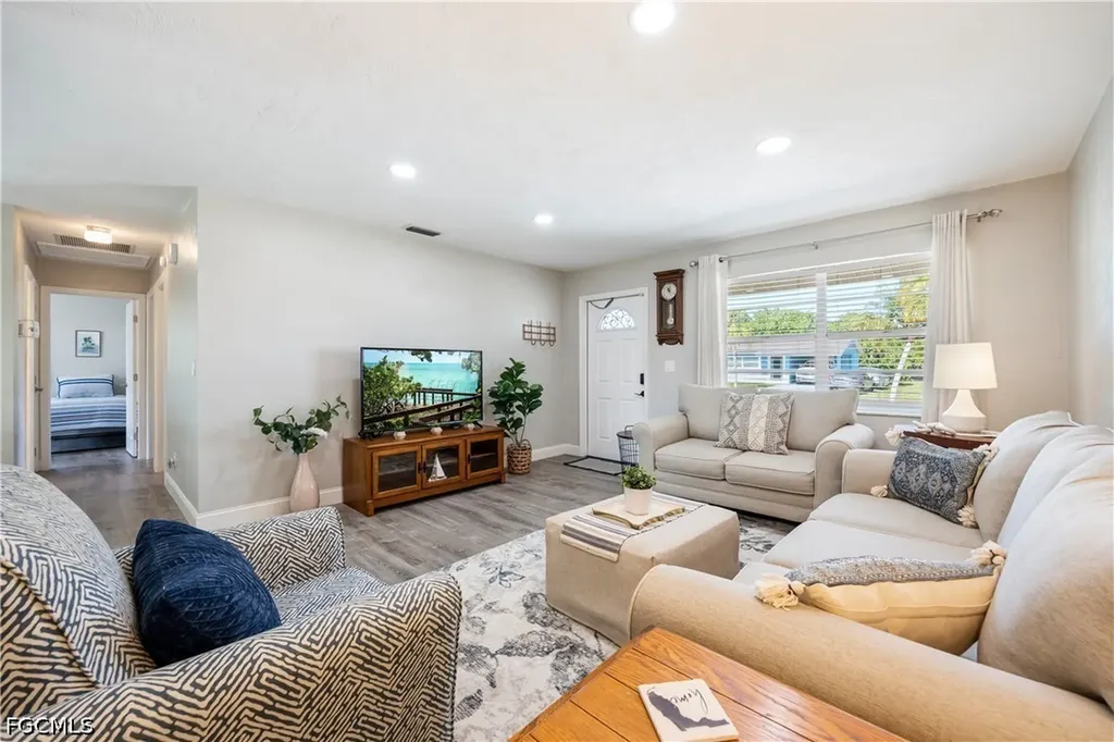 2138 Dominica Avenue Fort Myers FL 33905