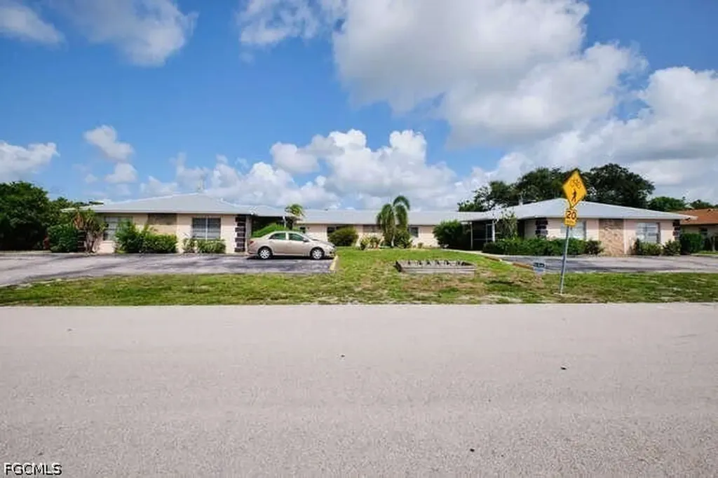 4104 SE 12th Place Cape Coral FL 33904