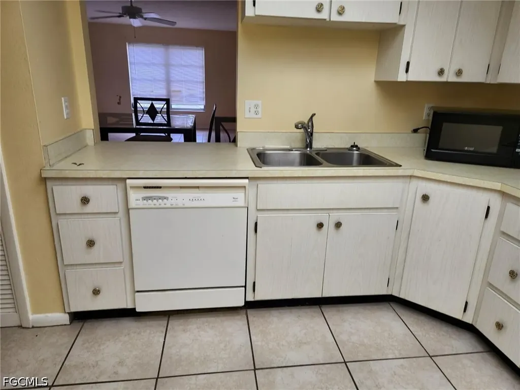 4104 SE 12th Place Cape Coral FL 33904