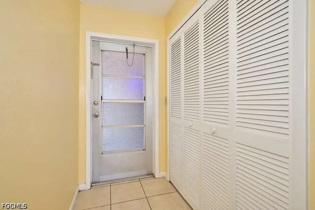 4104 SE 12th Place Cape Coral FL 33904