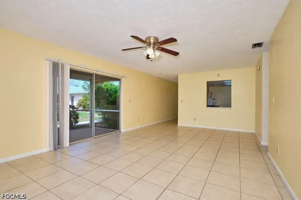 4104 SE 12th Place Cape Coral FL 33904