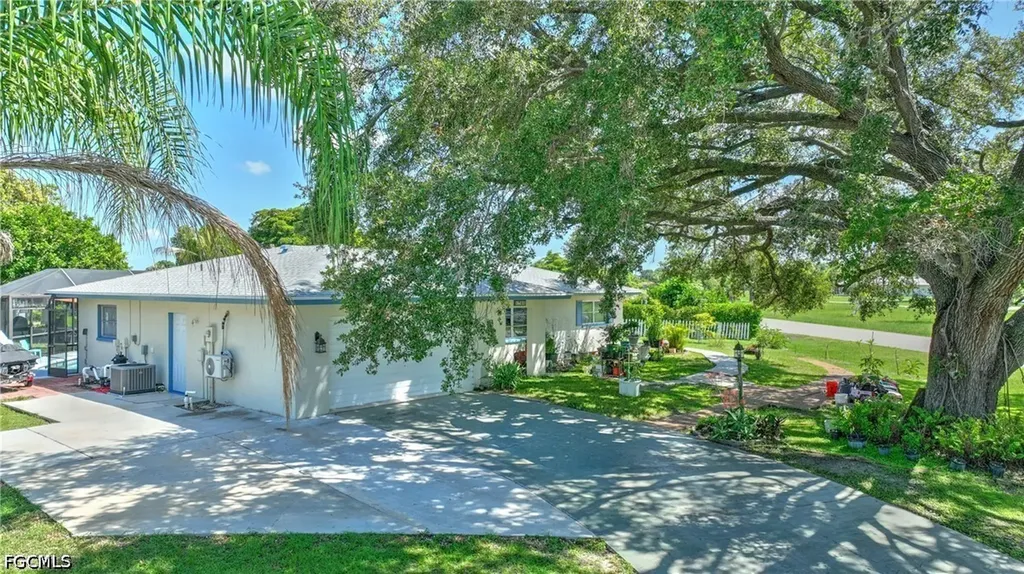 1701 Ridgecrest Street Lehigh Acres FL 33936
