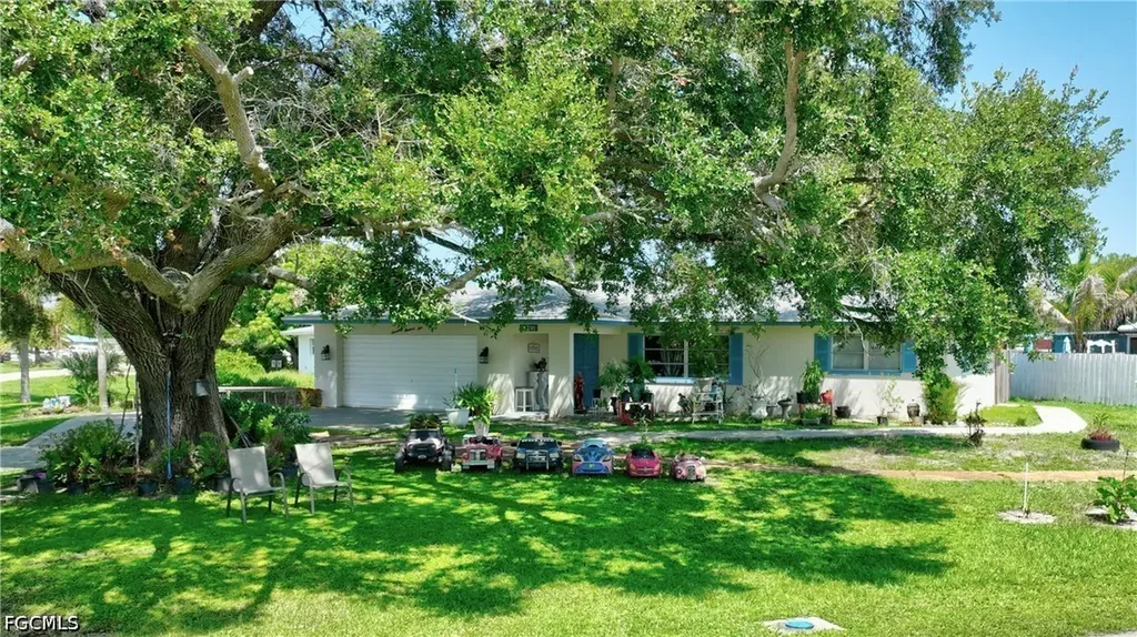 1701 Ridgecrest Street Lehigh Acres FL 33936