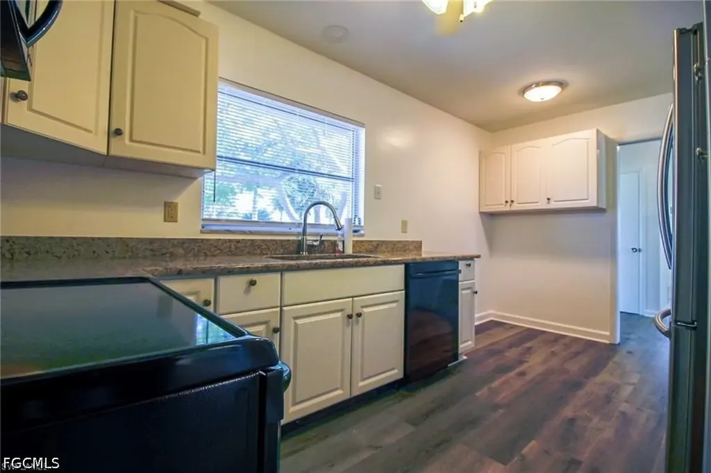 5302 Malibu Court Cape Coral FL 33904