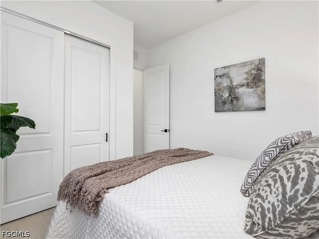 1704 NW 6th Place Cape Coral FL 33993