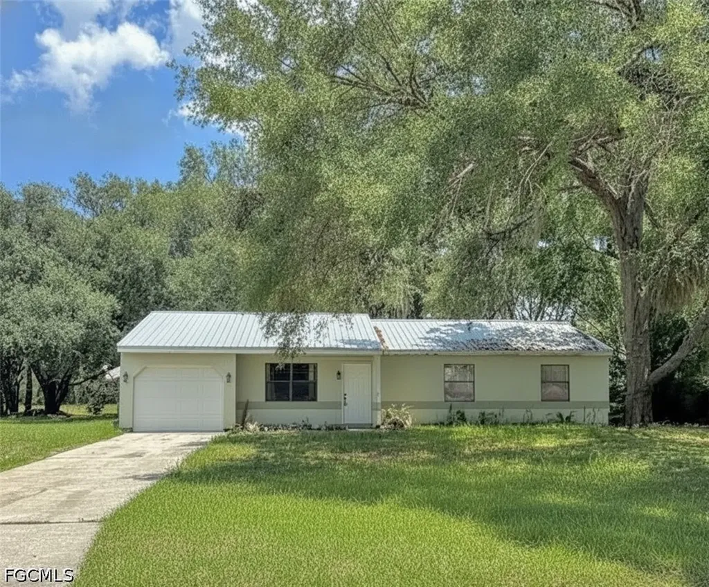 4005 E Sunflower Circle Labelle FL 33935