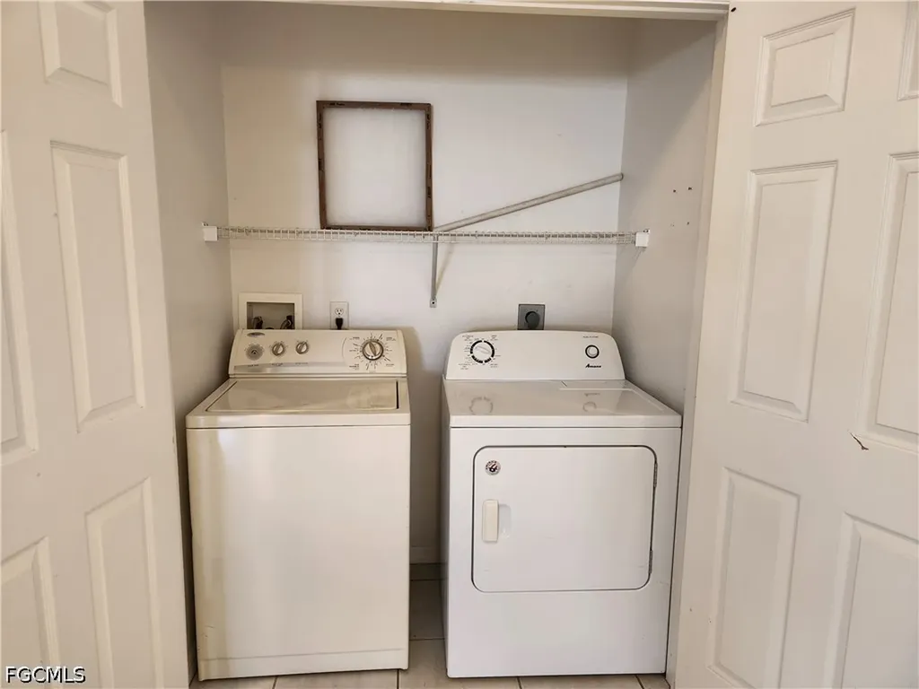 1305 SE 8th Avenue Cape Coral FL 33990