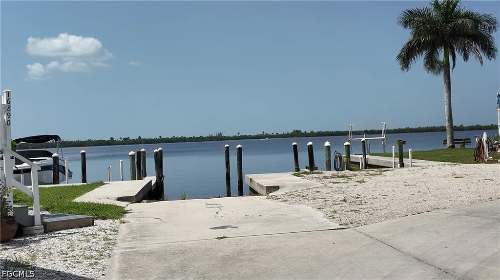 16970 Fishermans Cove Bokeelia FL 33922