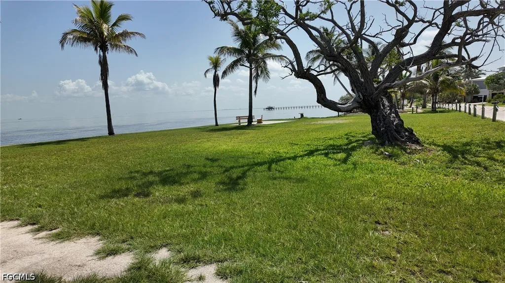 16970 Fishermans Cove Bokeelia FL 33922