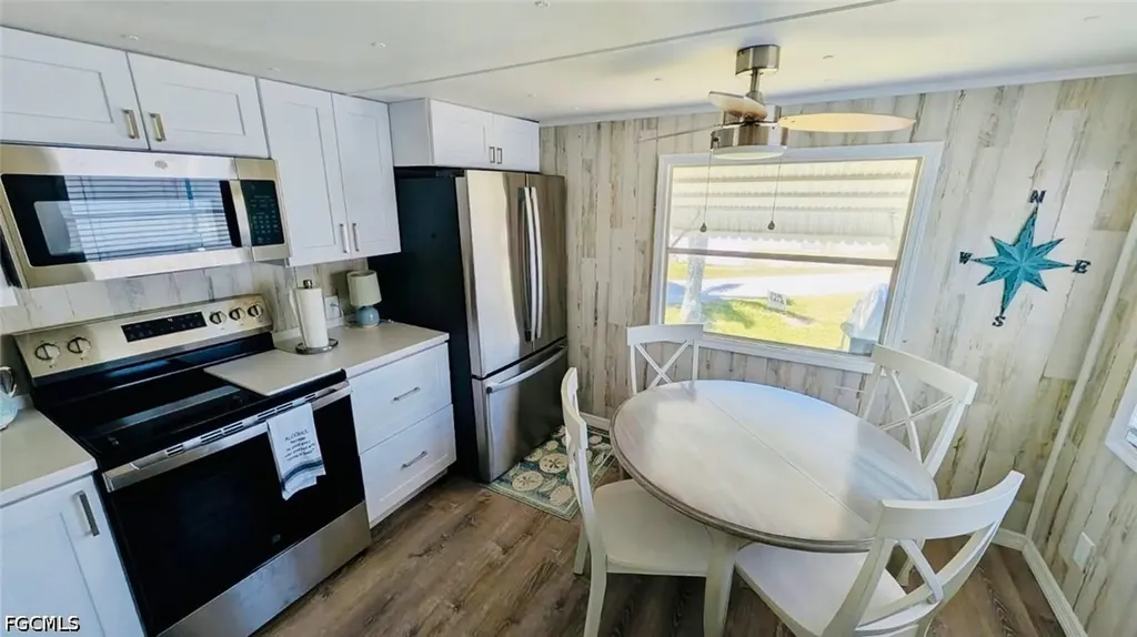 16970 Fishermans Cove Bokeelia FL 33922