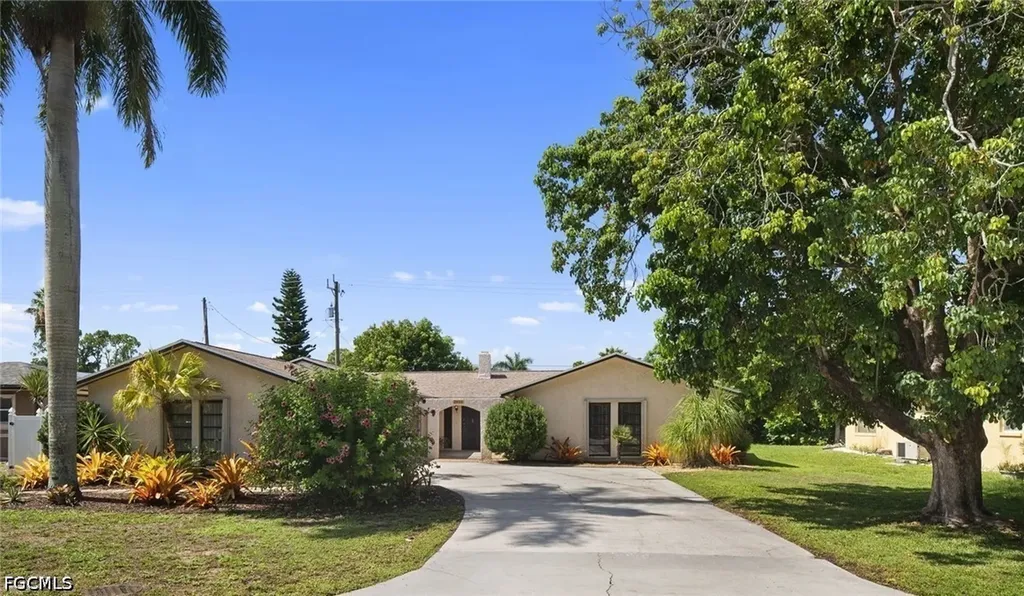 2456 Chandler Avenue Fort Myers FL 33907