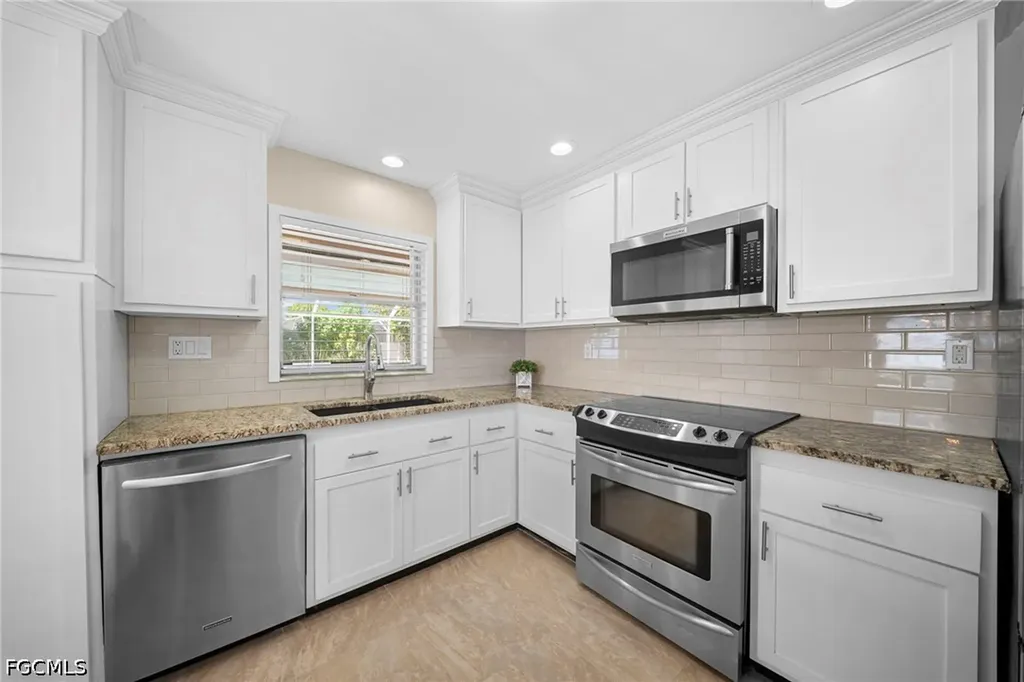 2456 Chandler Avenue Fort Myers FL 33907