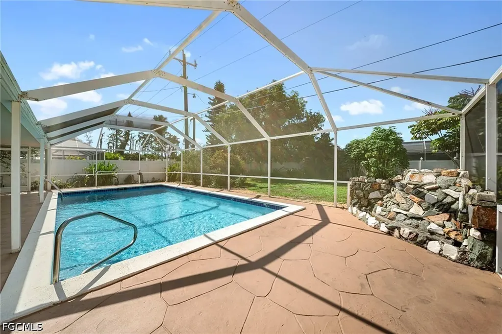 2456 Chandler Avenue Fort Myers FL 33907