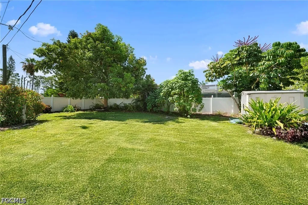 2456 Chandler Avenue Fort Myers FL 33907