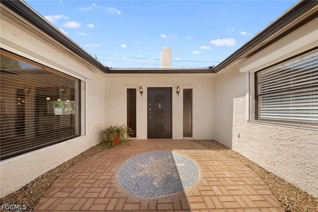 2456 Chandler Avenue Fort Myers FL 33907