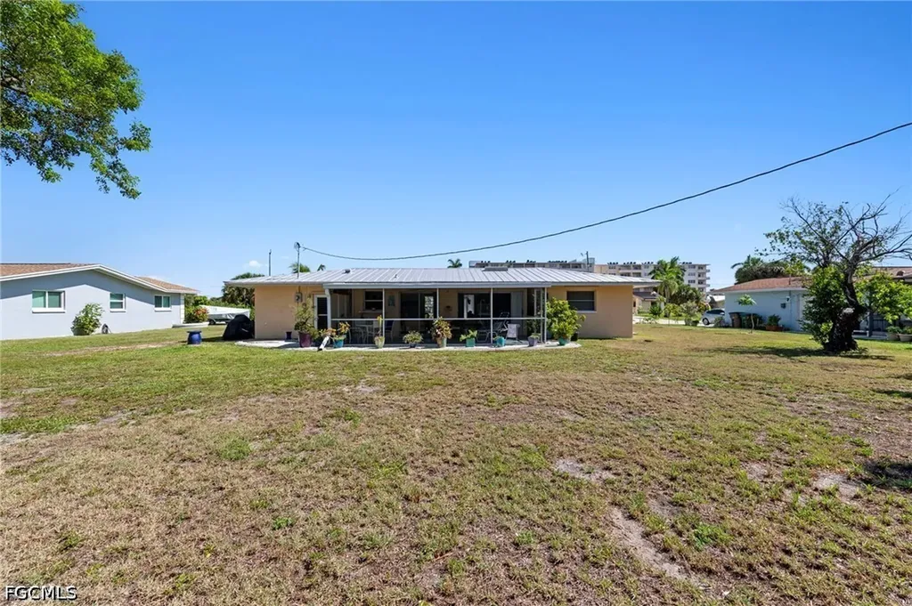 1758 Bikini Court Cape Coral FL 33904