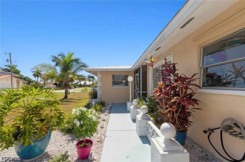 1758 Bikini Court Cape Coral FL 33904
