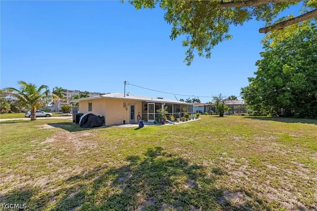 1758 Bikini Court Cape Coral FL 33904