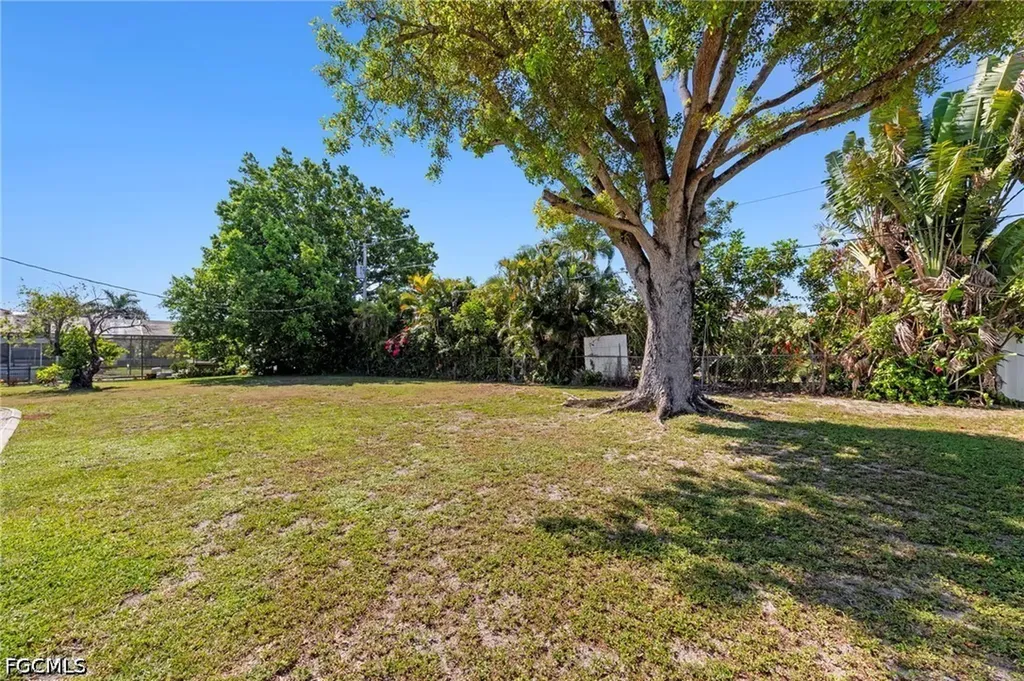 1758 Bikini Court Cape Coral FL 33904