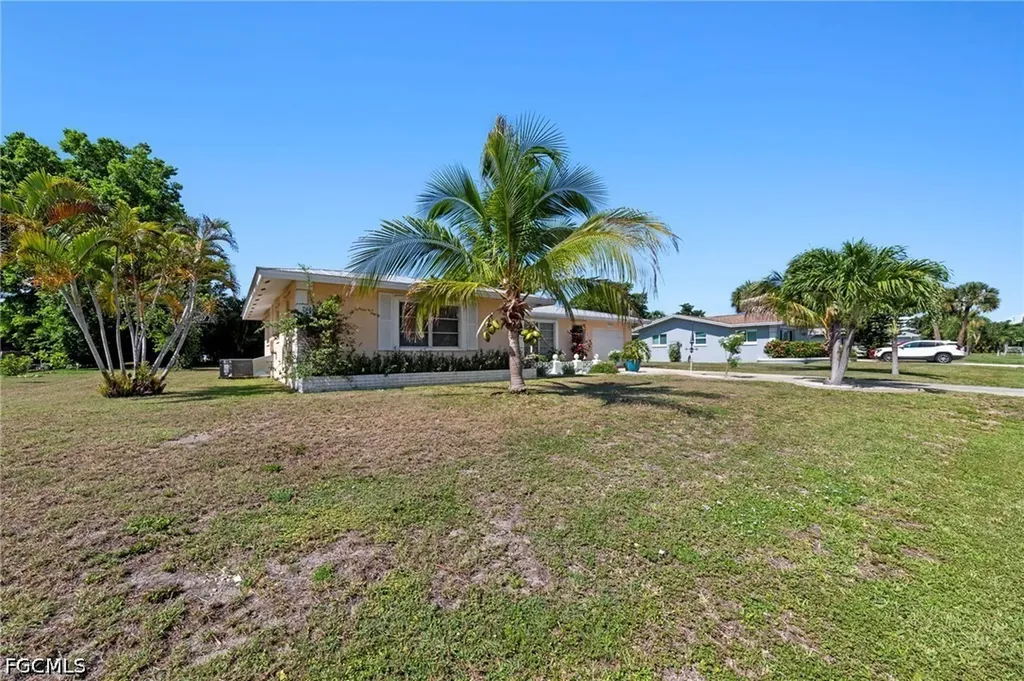 1758 Bikini Court Cape Coral FL 33904