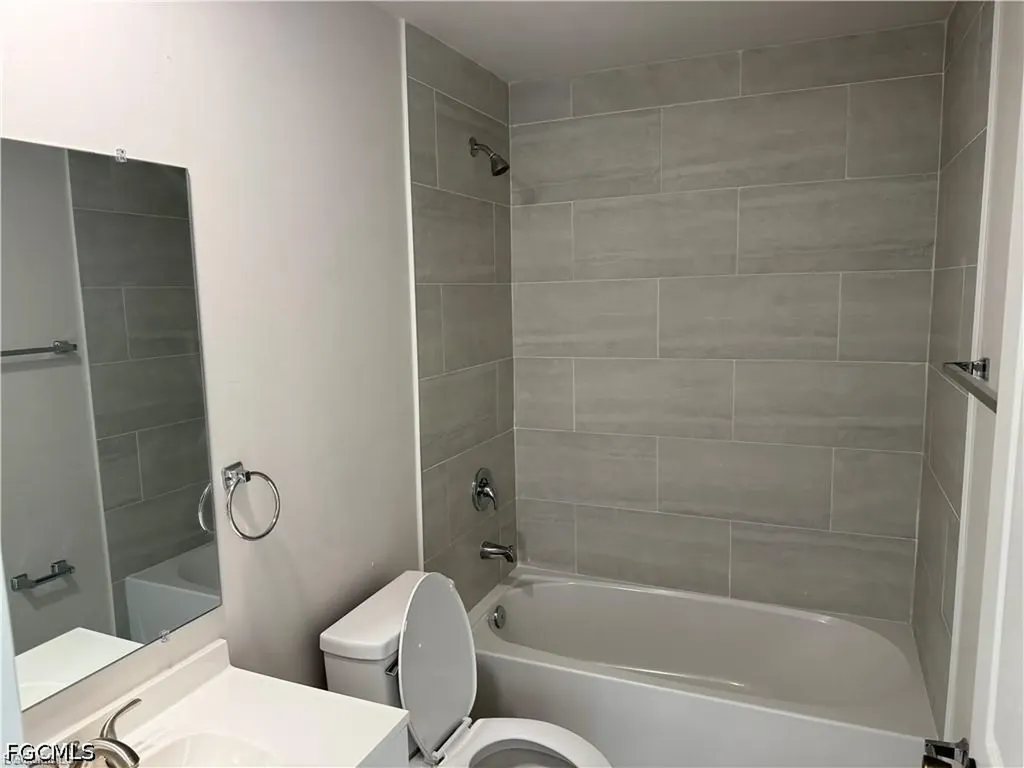 3310 SW 17th Place Cape Coral FL 33914
