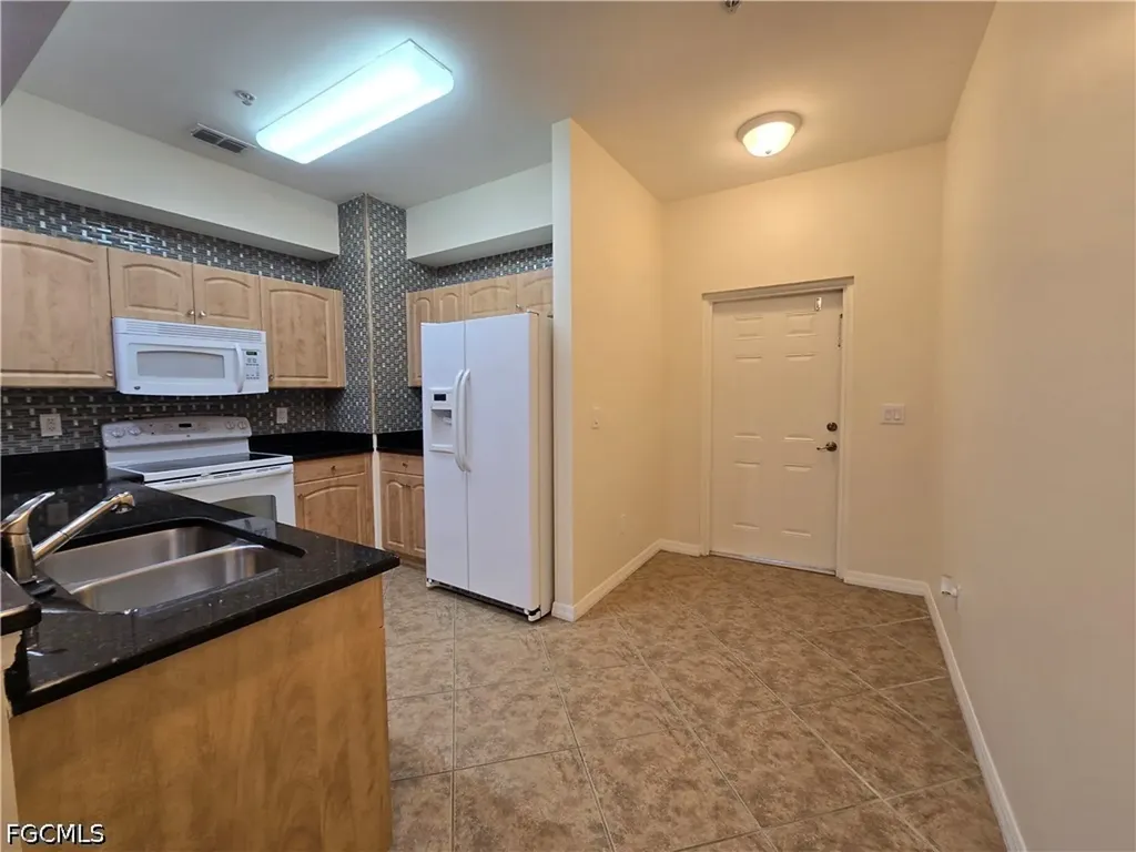 1101 Winding Pines Circle Cape Coral FL 33909
