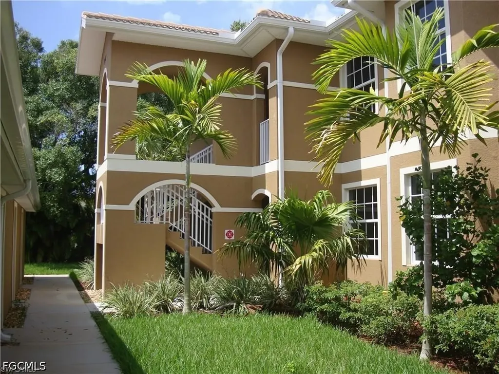 1101 Winding Pines Circle Cape Coral FL 33909