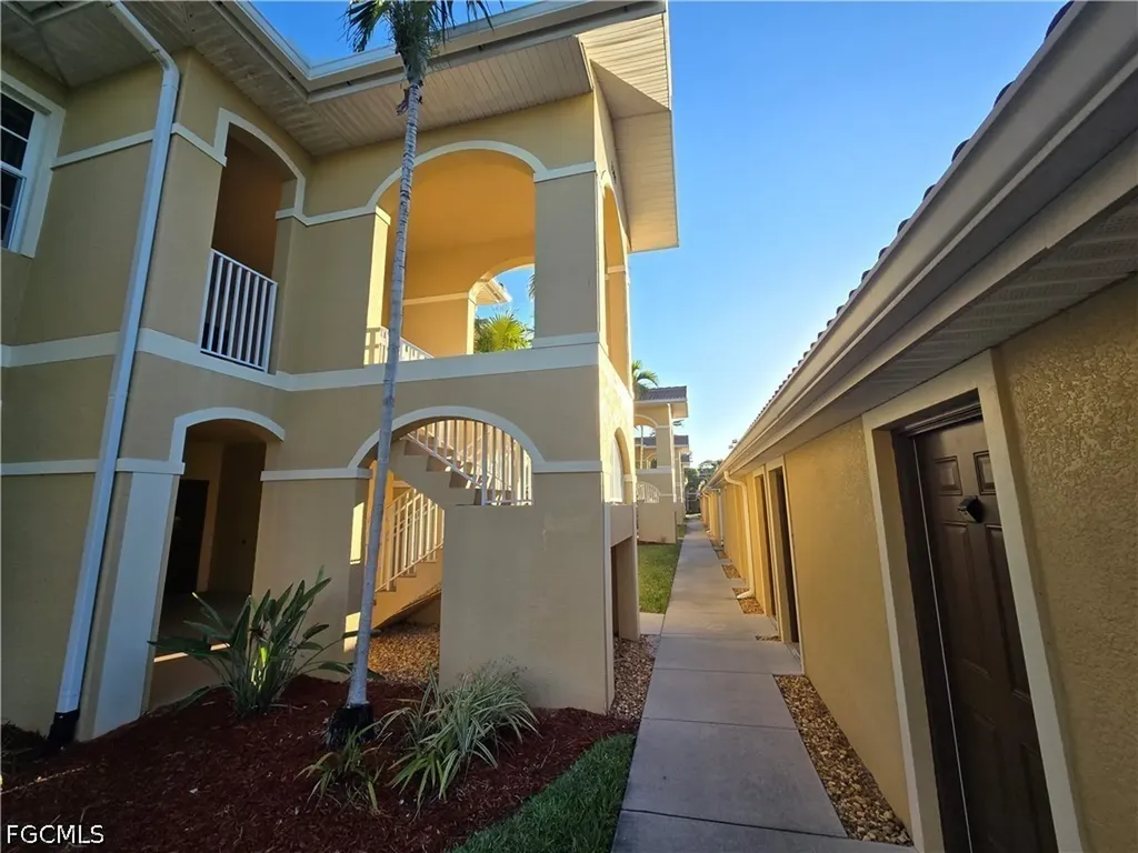 1101 Winding Pines Circle Cape Coral FL 33909