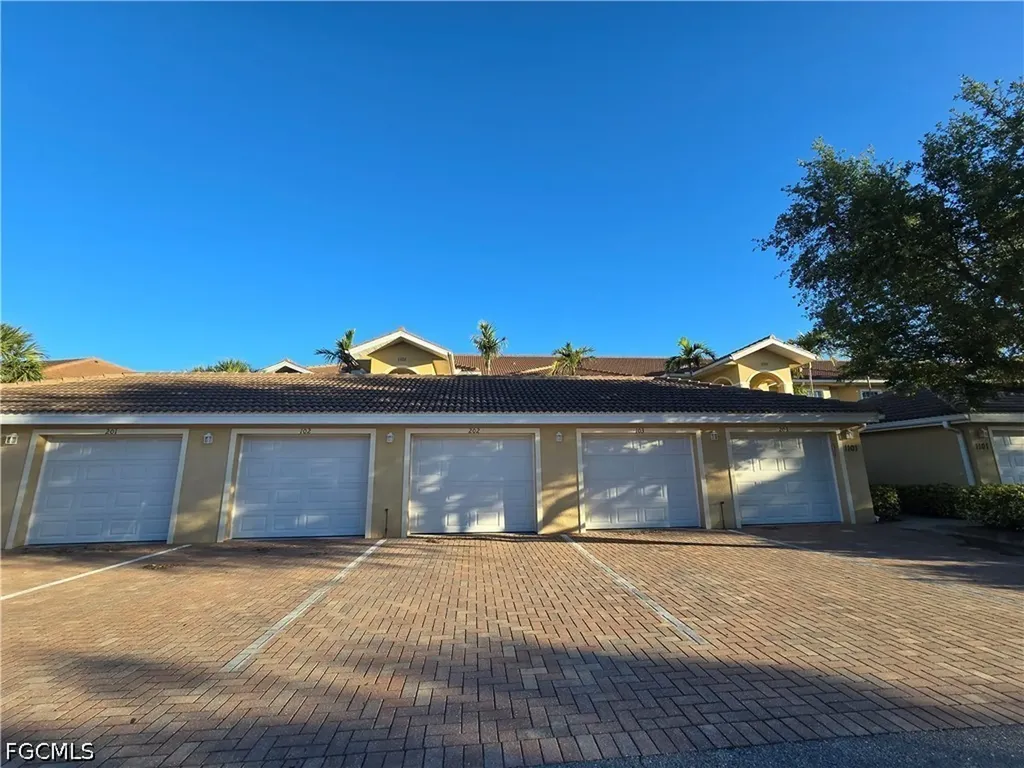 1101 Winding Pines Circle Cape Coral FL 33909